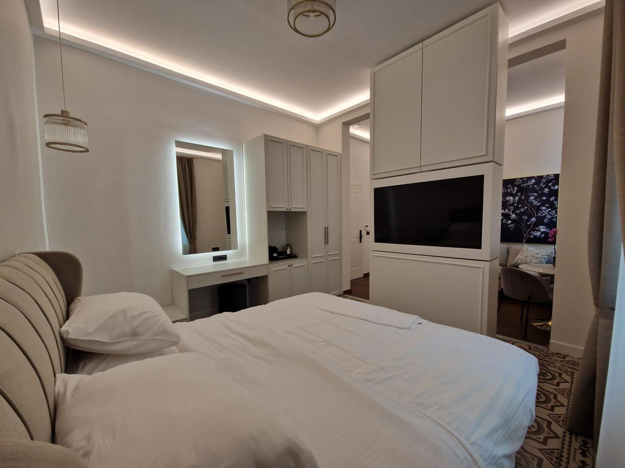 Jensen Luxury Suites Rhodes City Екстер'єр фото